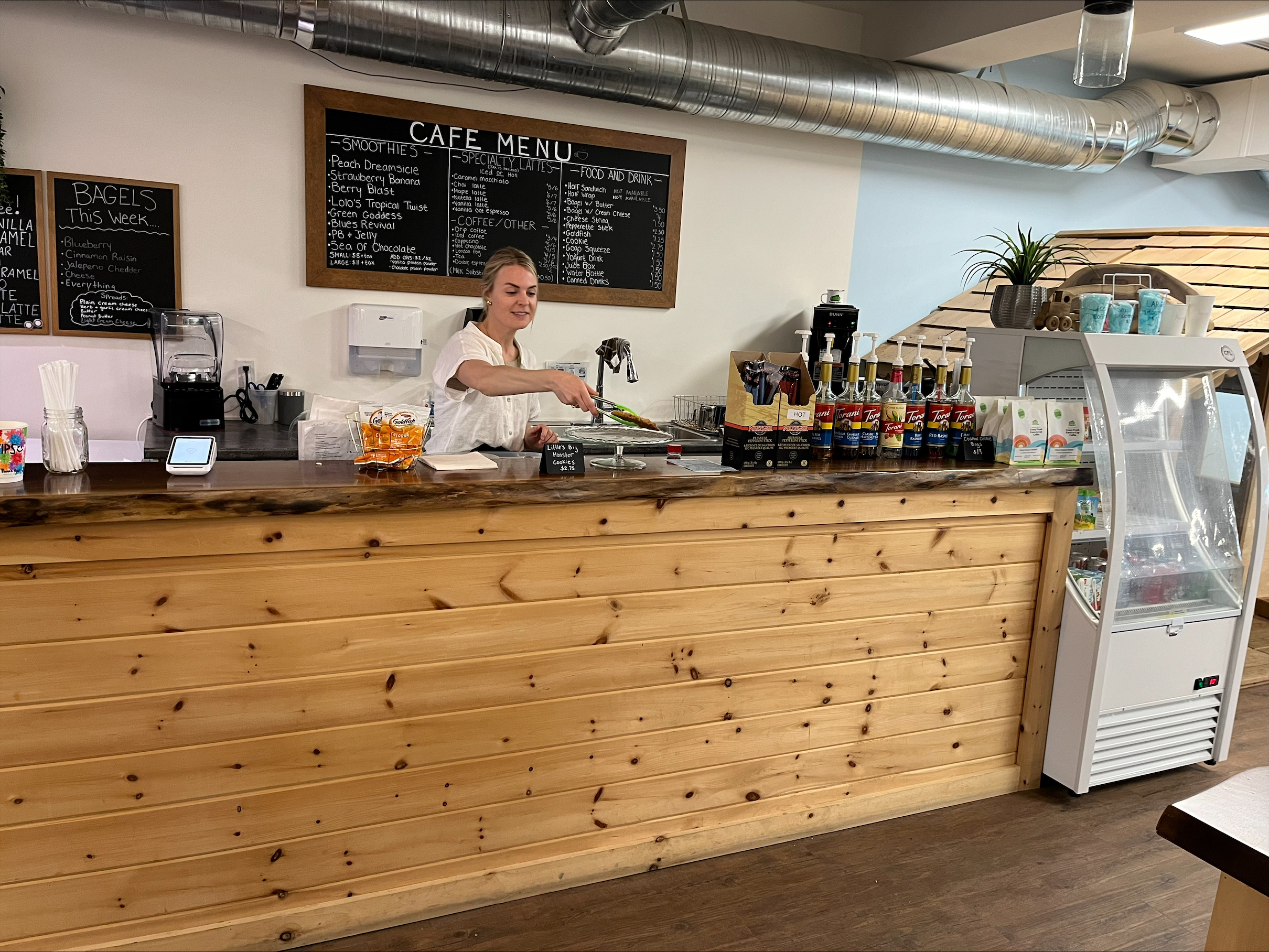 Littles by the Lake coffee bar